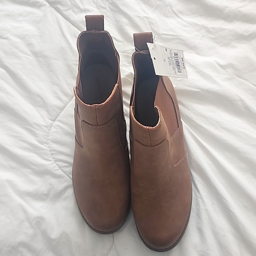Boots - Picture 6 of 6